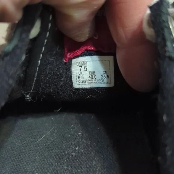 Vans Old Skool Pro skate shoes in a black and white colorway with suede & canvas - Picture 8 of 12